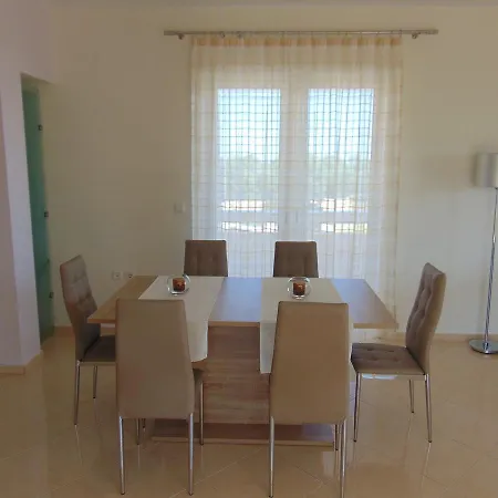 Bright In Apartman
